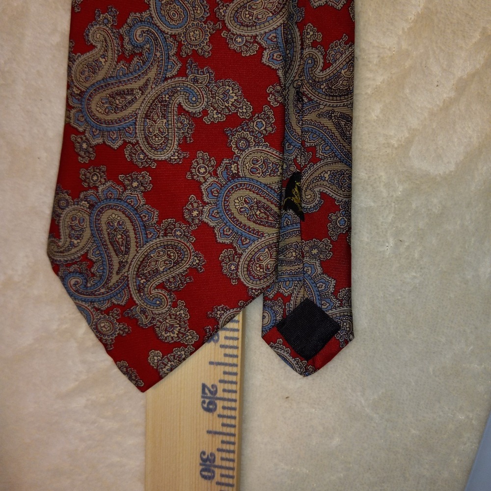 Vintage Mallory & Church London LTD Mallory Red Paisley Neck Tie 100% Silk 58"L